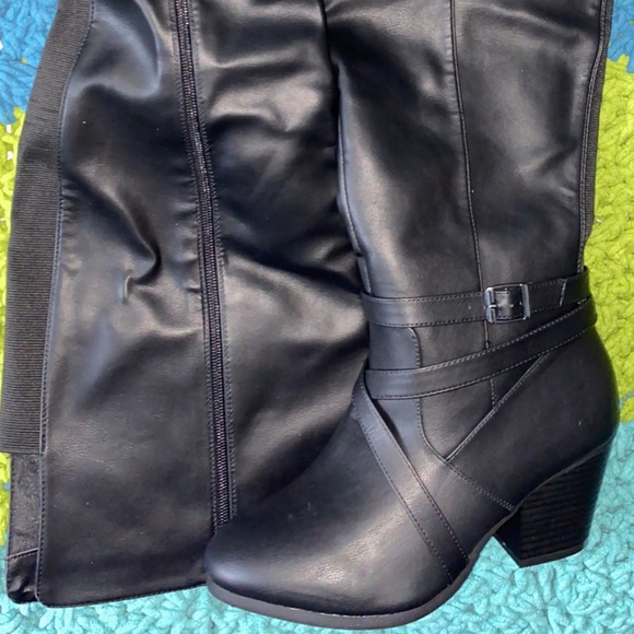 Knee High Black Boots - Picture 1 of 1